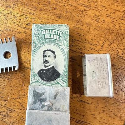 ANTIQUE GILLETTE POCKET EDITION SAFETY RAZOR IN VELVET LINED SILVER PLATED CASE