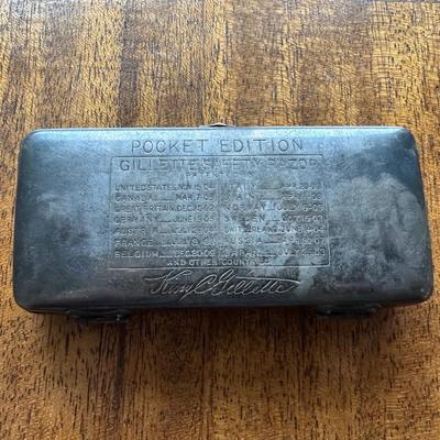 ANTIQUE GILLETTE POCKET EDITION SAFETY RAZOR IN VELVET LINED SILVER PLATED CASE