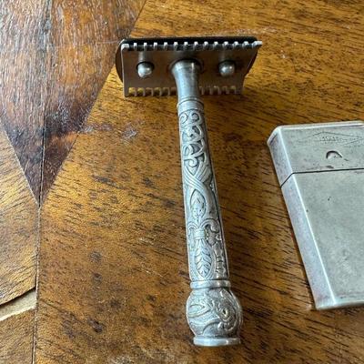 ANTIQUE GILLETTE POCKET EDITION SAFETY RAZOR IN VELVET LINED SILVER PLATED CASE