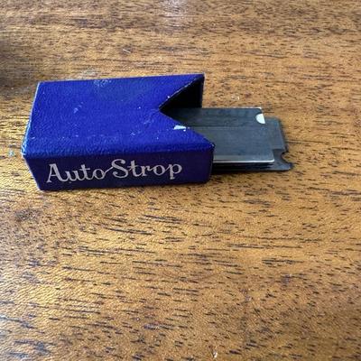 AUTO STROP SAFETY RAZOR IN A CASE AND GILLETTE RAZOR