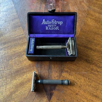 AUTO STROP SAFETY RAZOR IN A CASE AND GILLETTE RAZOR