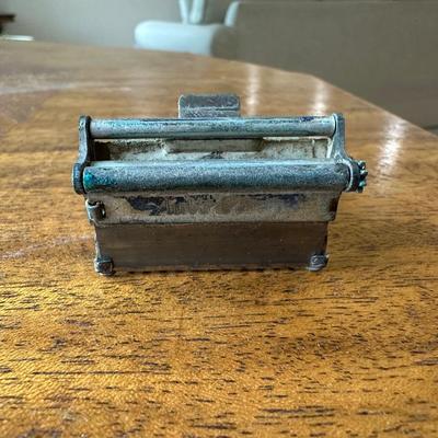 AUTO STROP SAFETY RAZOR IN A CASE AND GILLETTE RAZOR