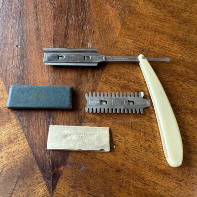 DURHAM DUPLEX STRAIGHT RAZOR WITH LEATHER STRAP