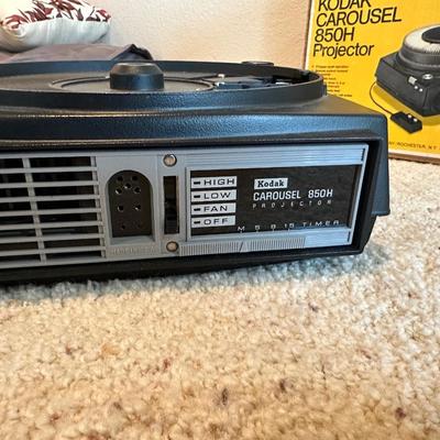 ARGUS 693 ELECTROMATIC SLIDE PROJECTOR W/VARIOUS SLIDES PLUS A PROJECTOR SCREEN