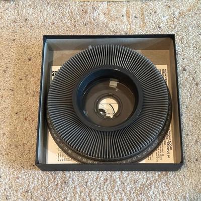 ARGUS 693 ELECTROMATIC SLIDE PROJECTOR W/VARIOUS SLIDES PLUS A PROJECTOR SCREEN