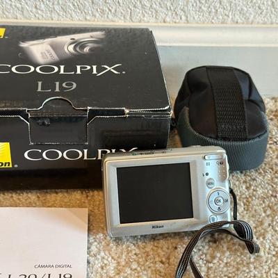 COOLPIX L19 DIGITAL CAMERA