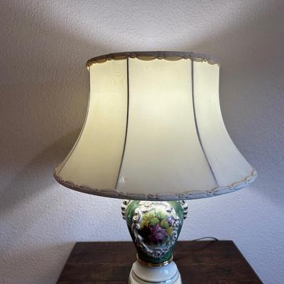 ANTIQUE NEWEL POST PARLOR TABLE AND A FRENCH VICTORIAN LAMP