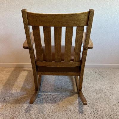 ANTIQUE ROCKING CHAIR