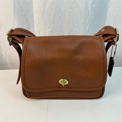 Lot E 215 Vintage Coach Ramblers Legacy Flap Shoulder Bag Bi-Fold Wallet and Dog Keychain