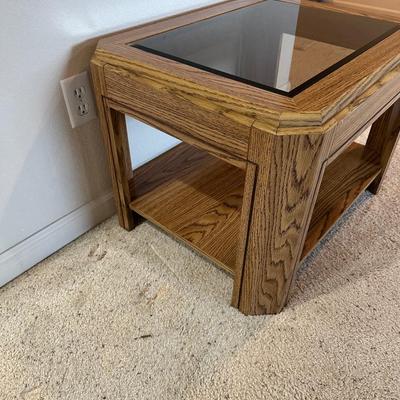 END TABLE, NEW HAVEN WALL CLOCK AND BRASS TABLE LAMP