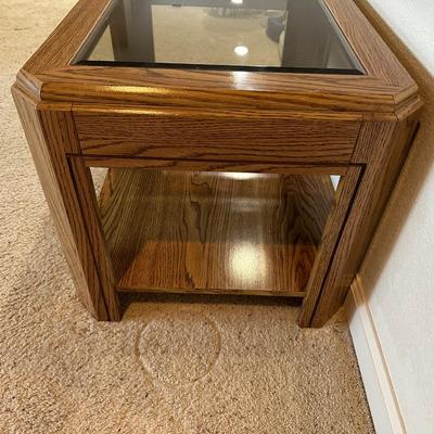 END TABLE, NEW HAVEN WALL CLOCK AND BRASS TABLE LAMP
