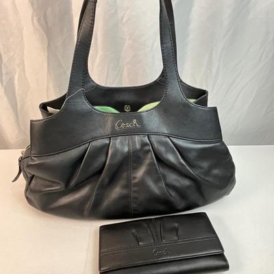 Lot E 216 NWT Coach Black Leather Hobo Handbag with Wallet