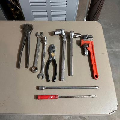 VARIETY OF HAND TOOLS