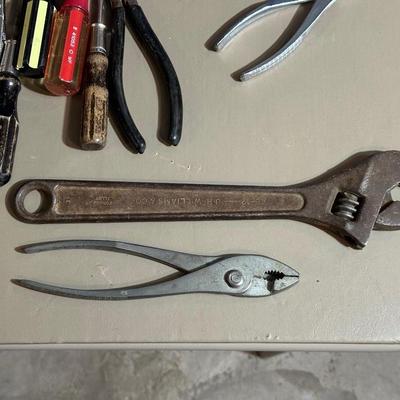 HAND TOOLS AND HARDWARE
