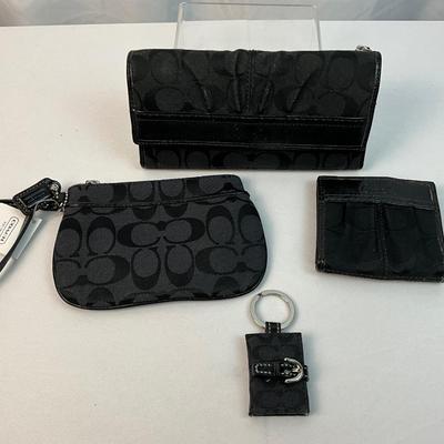 Lot E 219 NWT Coach Wristlet with Keychain Wallet and Bi-Fold Wallet