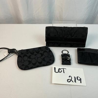 Lot E 219 NWT Coach Wristlet with Keychain Wallet and Bi-Fold Wallet