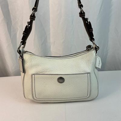 Lot E 221 NWT Coach Chelsea Leather Shoulder Bag and Elephant Coin Purse