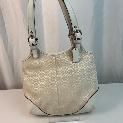 Lot E 224 Vintage Coach Signature Handbag