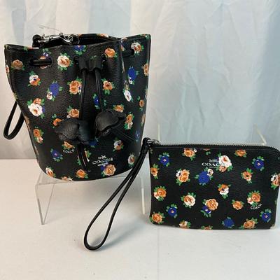 Lot E 227 NWT Coach Petal Bucket Shoulder Bag and Matching Wristlet