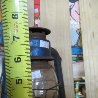 Vintage No. 50 Dietz Oil Lantern Approx 7 1/4" Tall