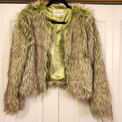 Forever 21 Boutique XXI Green Fuzzy Coat Size Medium