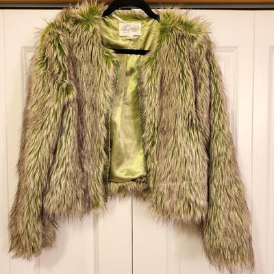 Forever 21 Boutique XXI Green Fuzzy Coat Size Medium