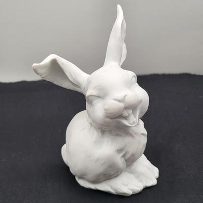 Pair, White Bisque Kaiser Bunnies Unpainted