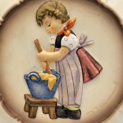 M.I. Hummel Goebel Porcelain Baking Molds Wall Hangers 1989