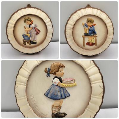 M.I. Hummel Goebel Porcelain Baking Molds Wall Hangers 1989