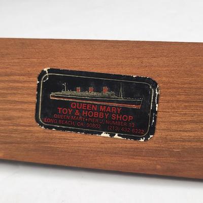 10" Queen Mary & Queen Elizabeth Die Cast Ship Models