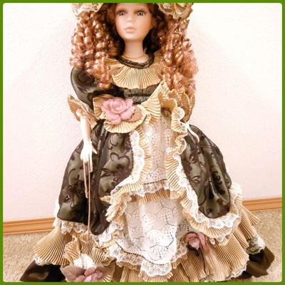 The Broadway Collection Porcelain Doll COA & Numbered 203/2400