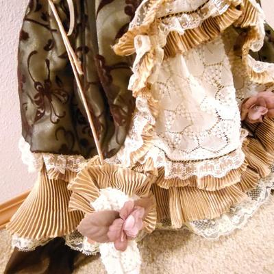 The Broadway Collection Porcelain Doll COA & Numbered 203/2400