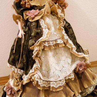 The Broadway Collection Porcelain Doll COA & Numbered 203/2400