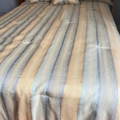 High Country Linens Bedding Set - Full Comforter, 2 Shams, 2 Decorative Pillows, Duster