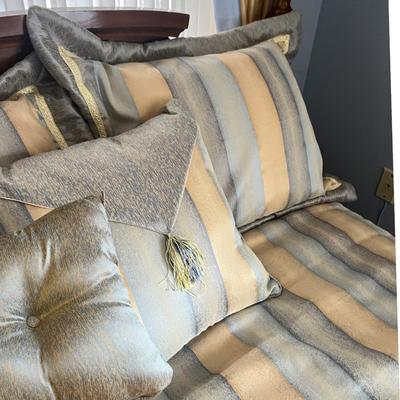 High Country Linens Bedding Set - Full Comforter, 2 Shams, 2 Decorative Pillows, Duster