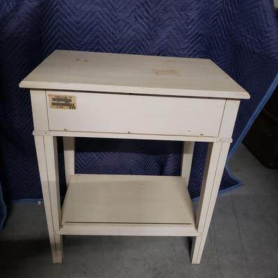 Ethan Allen Distressed White Side Table (1020BR-KD)