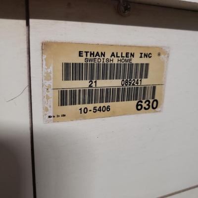 Ethan Allen Distressed White Side Table (1020BR-KD)