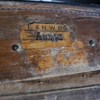 Vintage English Canvas/Wood Trim Trunk (1020BR-KD)