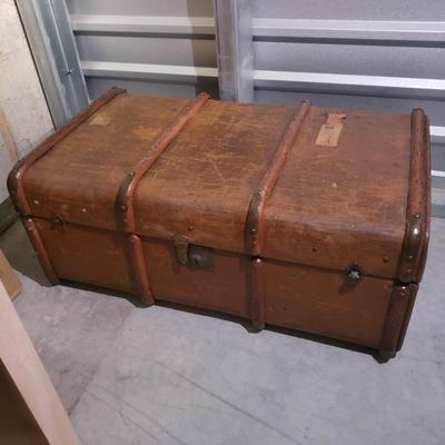 Vintage English Canvas/Wood Trim Trunk (1020BR-KD)