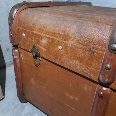 Vintage English Canvas/Wood Trim Trunk (1020BR-KD)