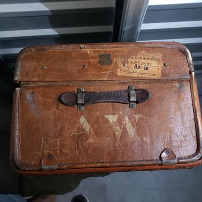 Vintage English Canvas/Wood Trim Trunk (1020BR-KD)