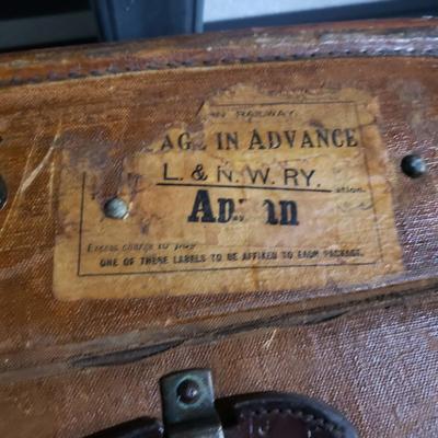 Vintage English Canvas/Wood Trim Trunk (1020BR-KD)