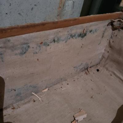 Vintage English Canvas/Wood Trim Trunk (1020BR-KD)