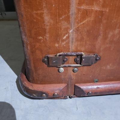 Vintage English Canvas/Wood Trim Trunk (1020BR-KD)