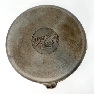 Bayou Classic Dutch Oven with Fryer Basket