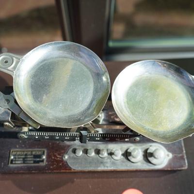 Antique Avoirdupois Weight Scale