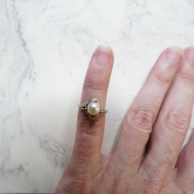 Vintage 10k White Gold Cultured Pearl Diamond Ring