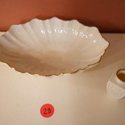 Lenox Gold Rim Large 11" White Acanthus Leaf Shape Oval Bowl
