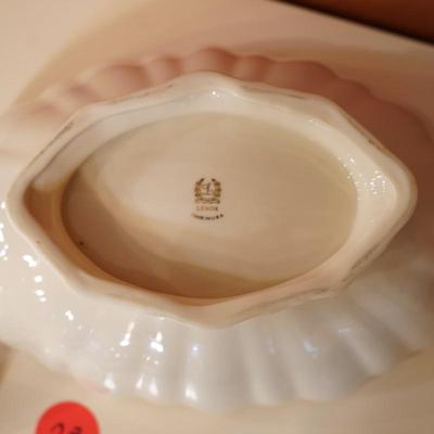 Lenox Gold Rim Large 11" White Acanthus Leaf Shape Oval Bowl