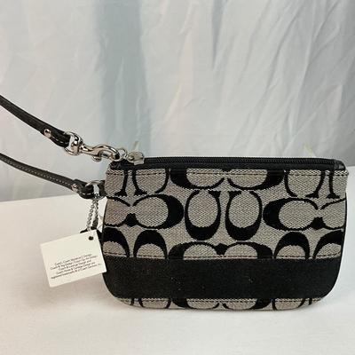 Lot E 231 NWT Two Coach Signature Wristlets